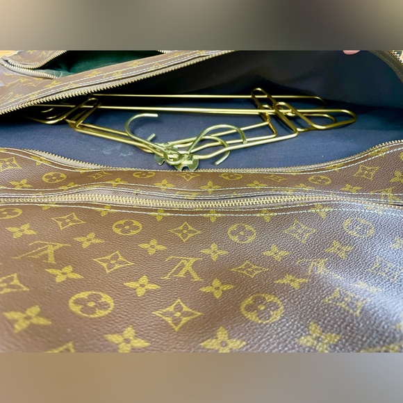 Louis Vuitton authentic vintage garment bag w/keys & hangers, in great condition - Picture 11 of 17